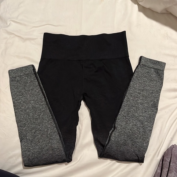 NWOT Gymshark Adapt Seamless Black Ombré Leggings Size Small - Picture 4 of 4